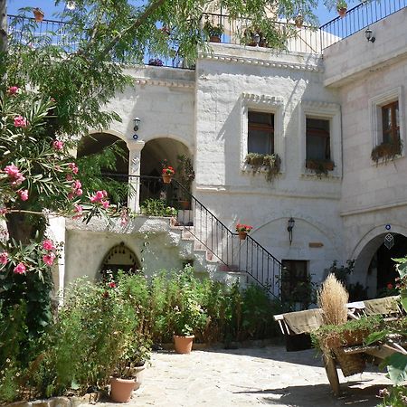 Caravanserai Cave Hotel Göreme Exterior photo
