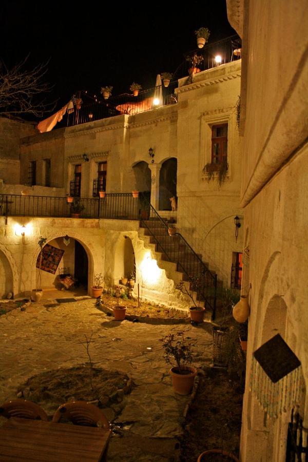 Caravanserai Cave Hotel Göreme Exterior photo