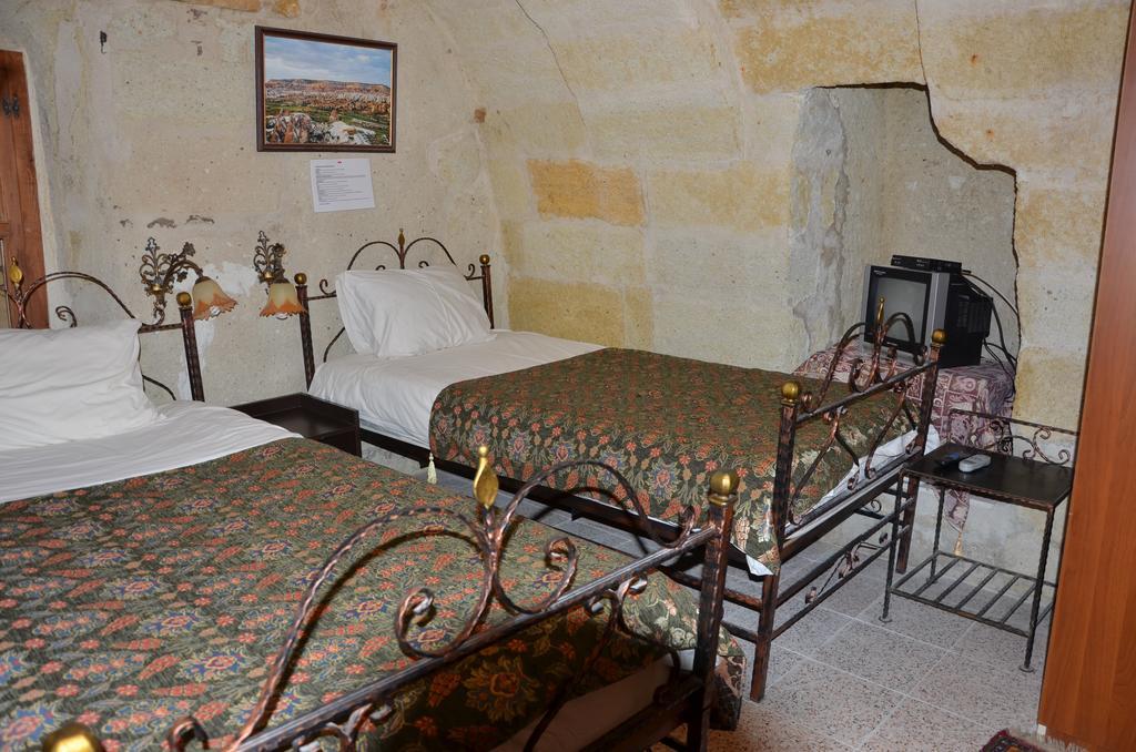 Caravanserai Cave Hotel Göreme Room photo