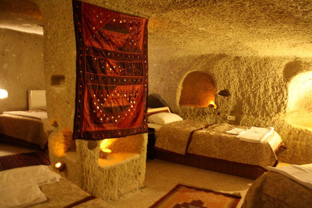 Caravanserai Cave Hotel Göreme Exterior photo