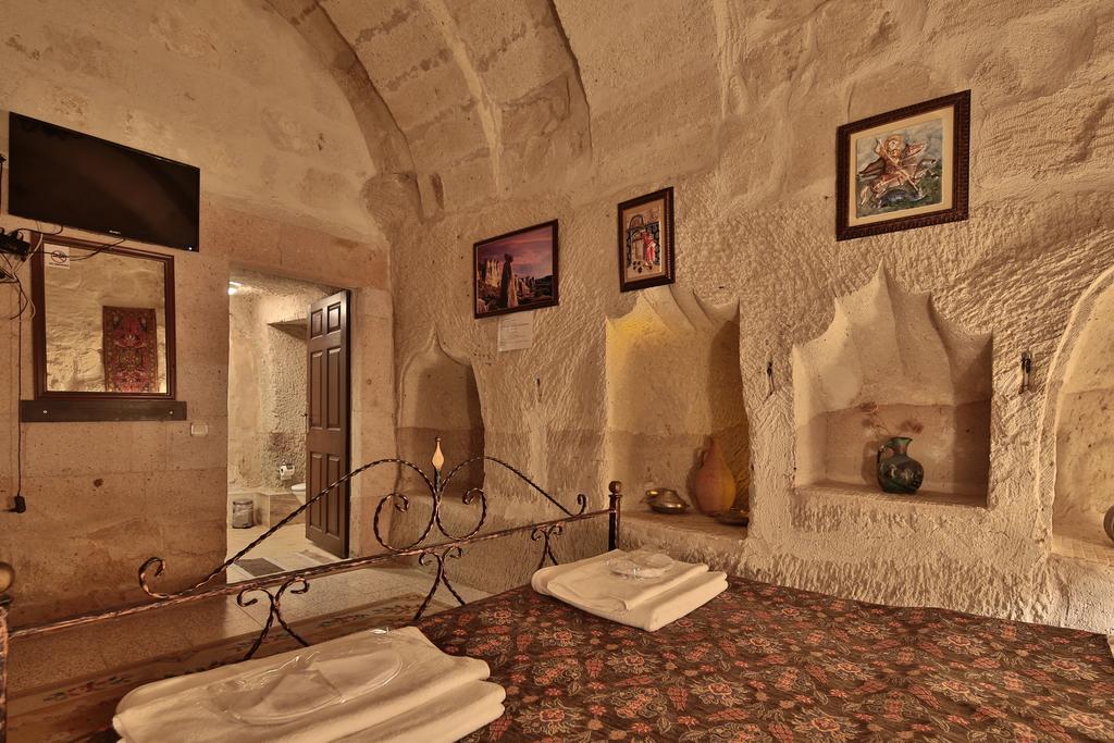 Caravanserai Cave Hotel Göreme Exterior photo