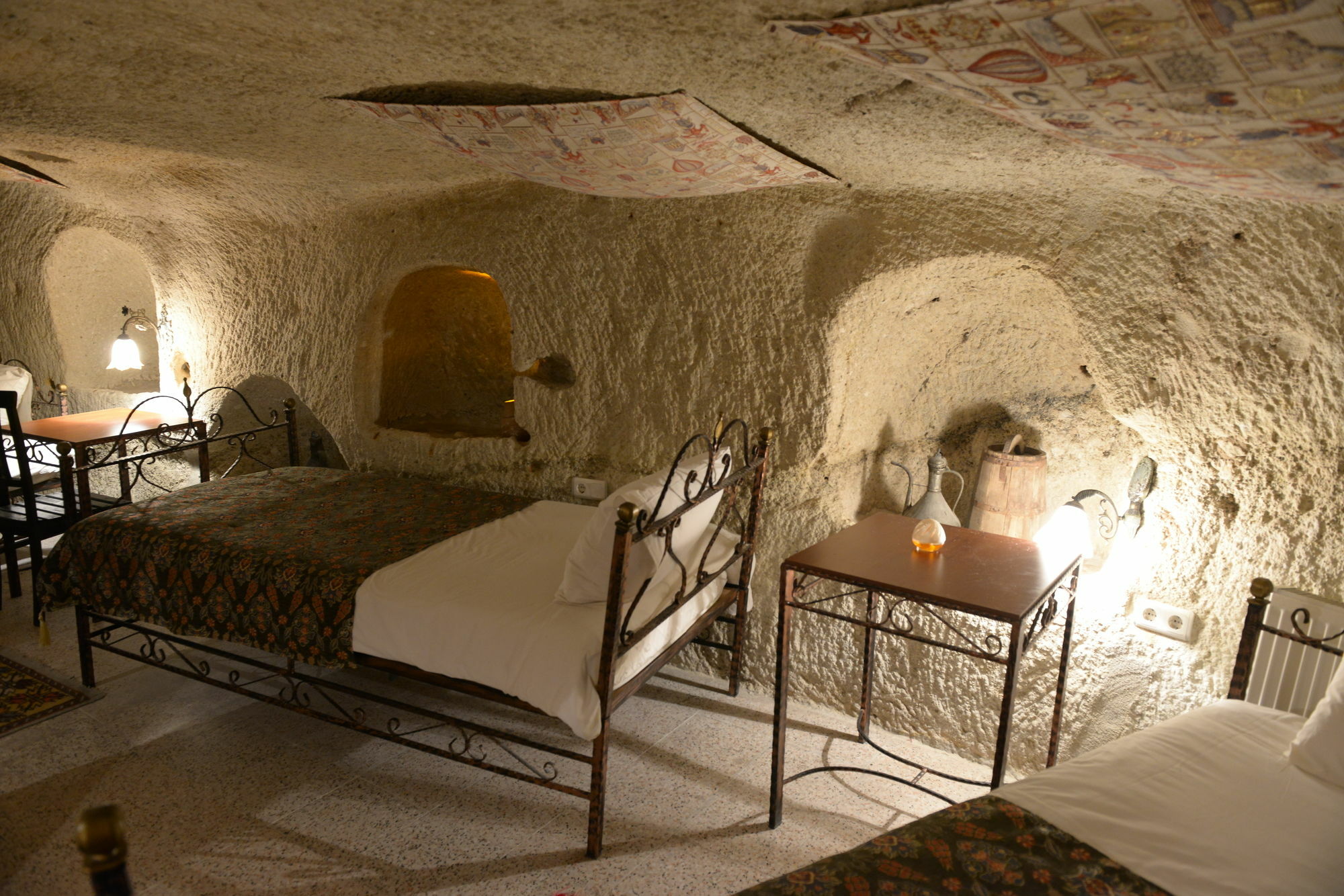 Caravanserai Cave Hotel Göreme Exterior photo