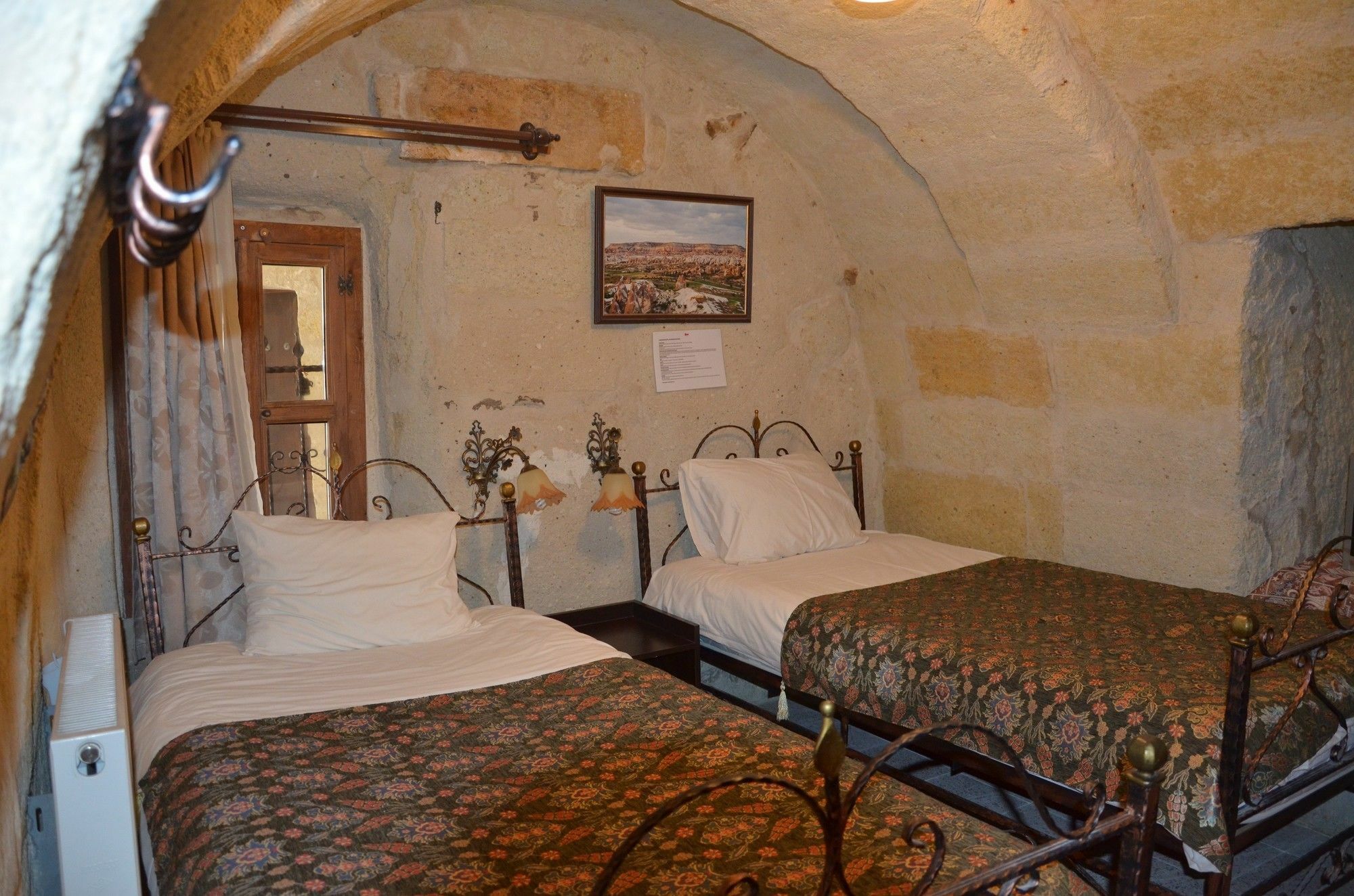 Caravanserai Cave Hotel Göreme Exterior photo
